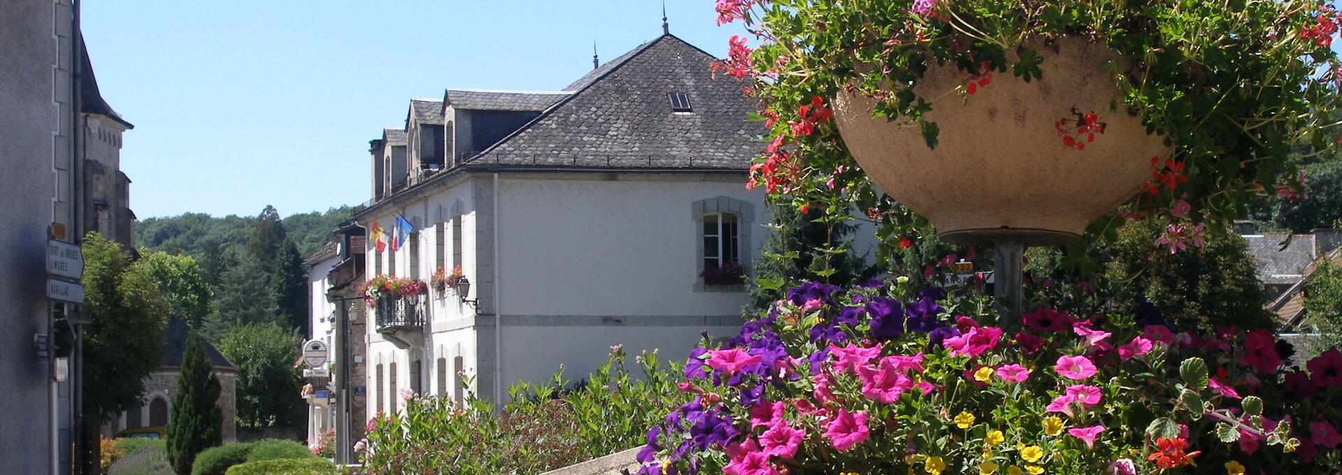 Equipements Municipaux Loisirs Vacances Cantal Auvergne